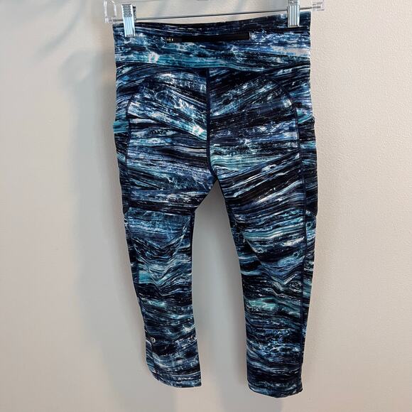 Lululemon Shorelines Multi Blue Fast & Free Crop Leggings Size 6 - Picture 3 of 10